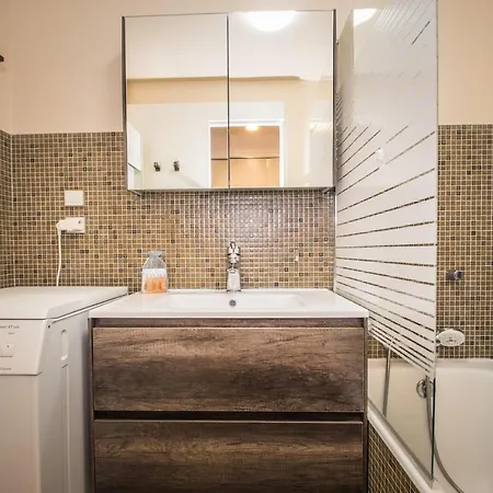 Le Cretet Apartment